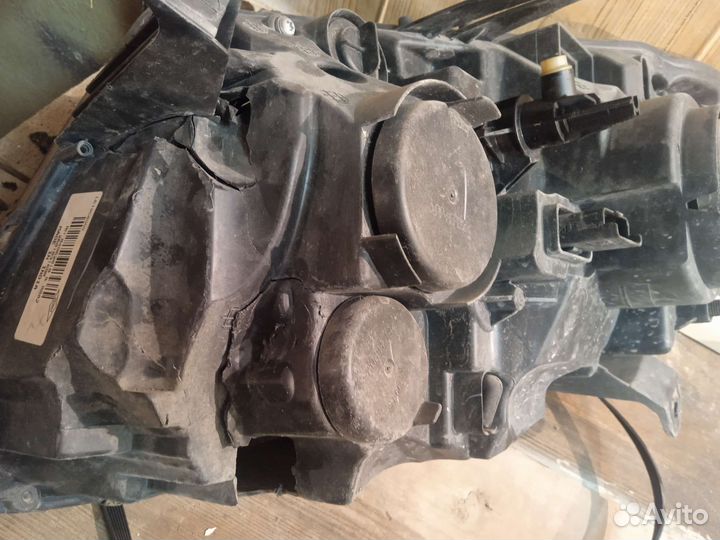 Фара Nissan Terrana 3