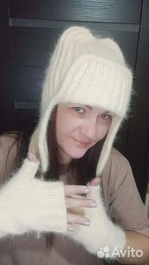 Шапка вязанная с митенками