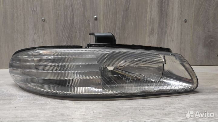 Фара правая крайслер Вояджер