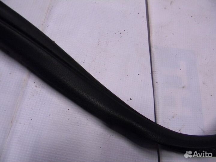 Уплотнитель (внутри) Focus II 2005-2008