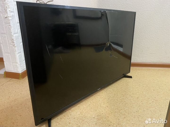 Битый Телевизор samsung 43 UE43N5000AU На запчасти