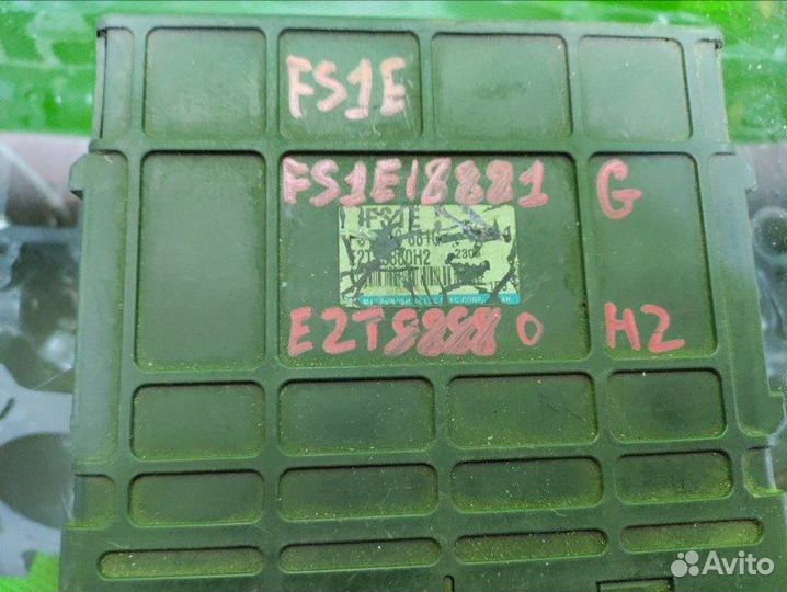 Блок управления двс эбу efi Mazda Mpv