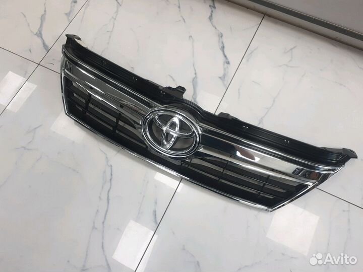 Решетка радиатора Toyota Camry V50