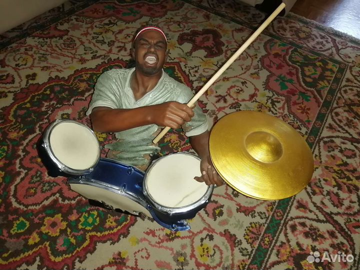 Статуэтка ударные барабаны