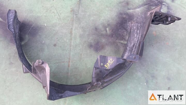 Подкрылок передний правый honda FIT