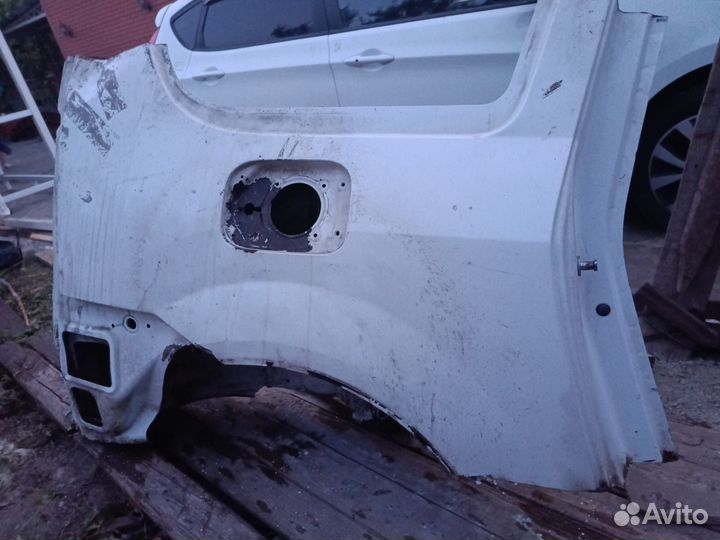 Задняя правая четверть LADA Largus