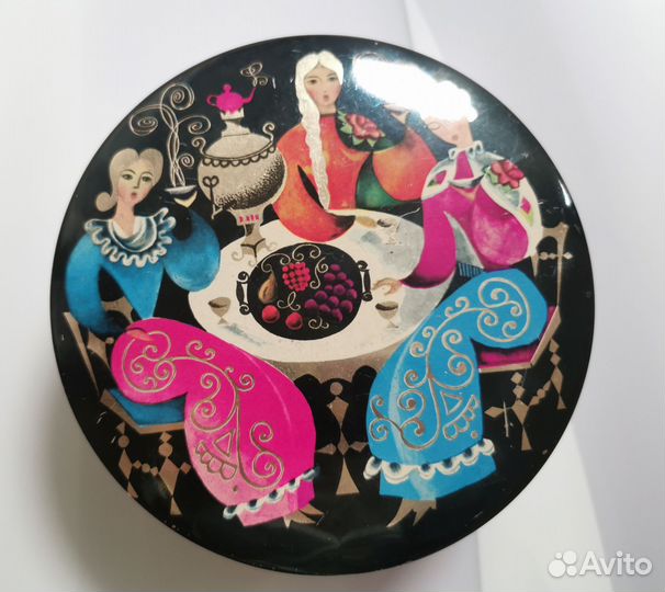 Жестяная коробка СССР