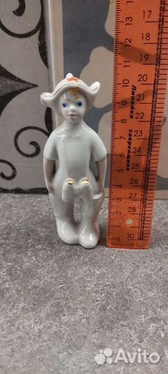 Фарфоровая статуэтка Юный буденовец