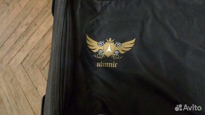 Чехол для горных лыж на Atomic колесах