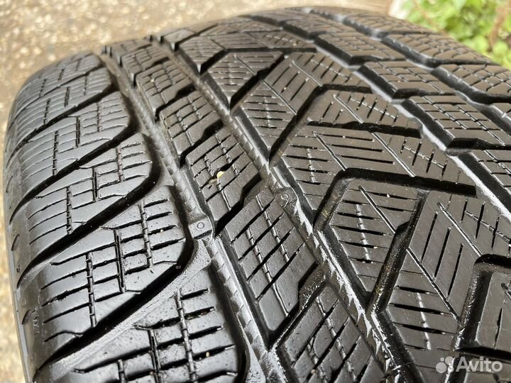 Pirelli Scorpion Winter 275/45 R21