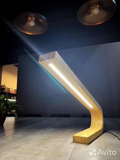 Лампа настольная