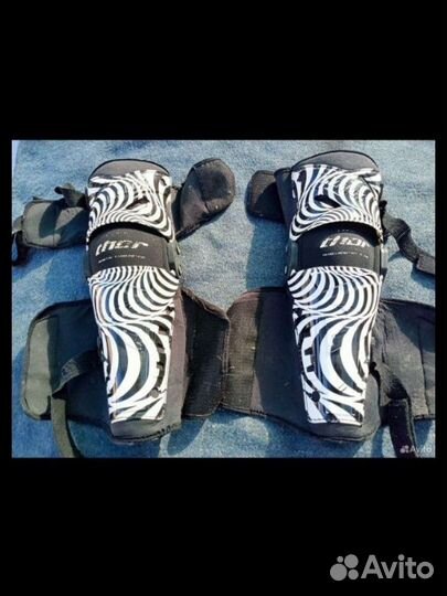 Наколенники защитные