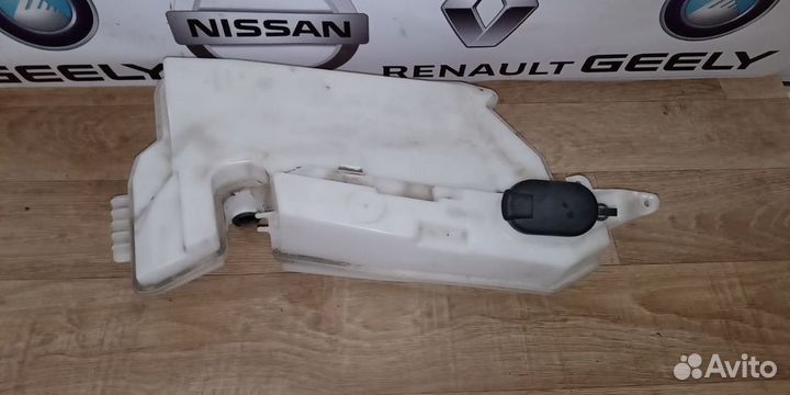 Бачок омывателя Nissan almera G15