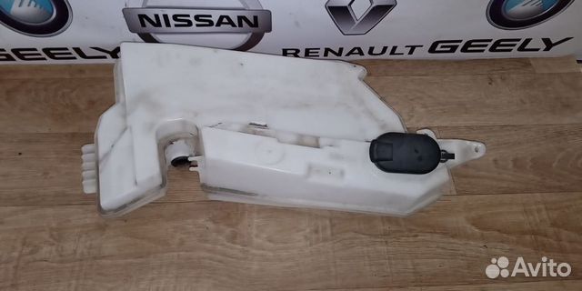 Бачок омывателя Nissan almera G15