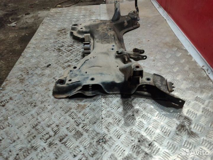 Подрамник передний Peugeot 308 / 4A / 4C хэтчбек