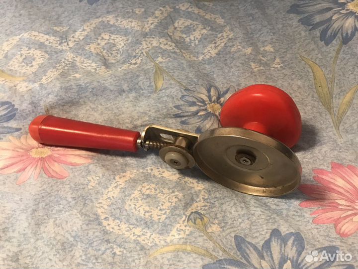 Закаточная машинка для банок