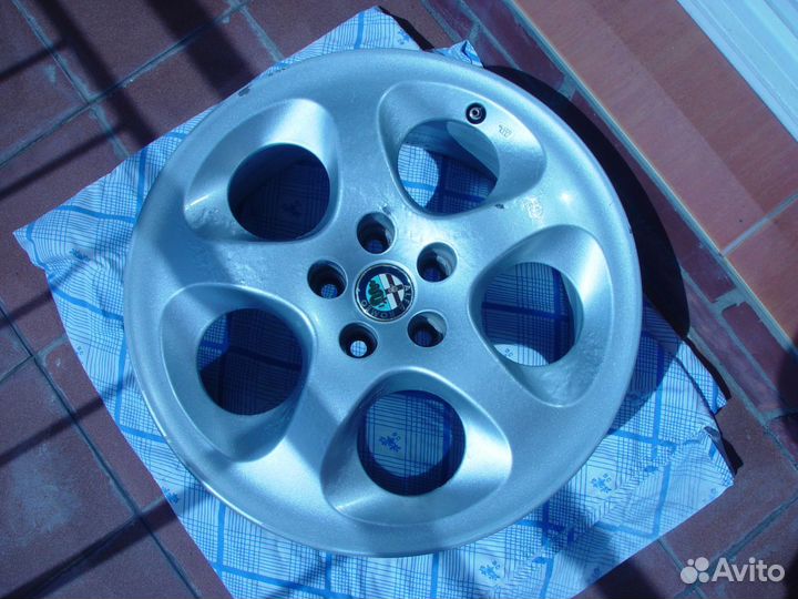 Диск R 16 на alfa romeo 156 alfa romeo 147 1штука