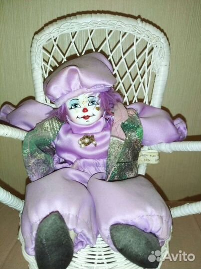Кукла фарфоровая