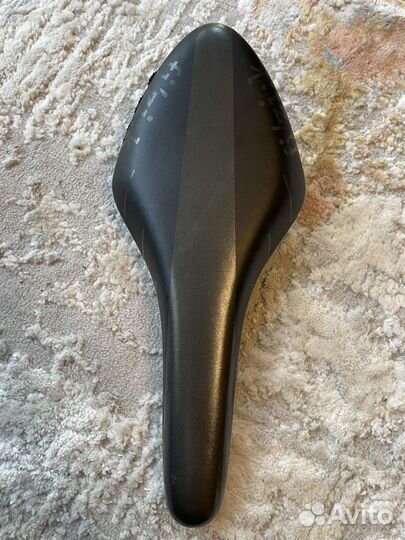 Седло для шоссейного велосипеда