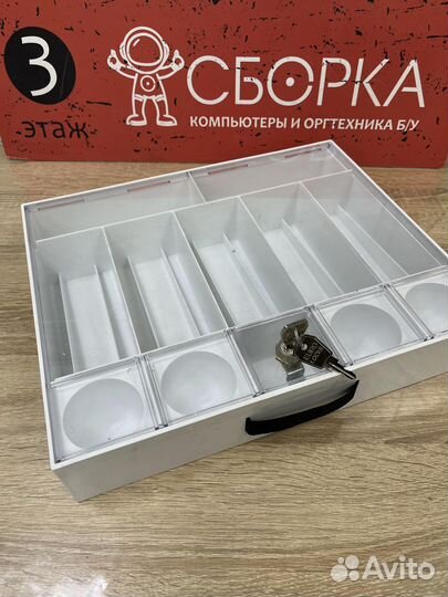 Переносной кассовый ящик для хранения денег