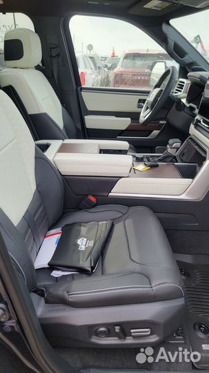 Toyota Sequoia 3.5 AT, 2023, 12 км