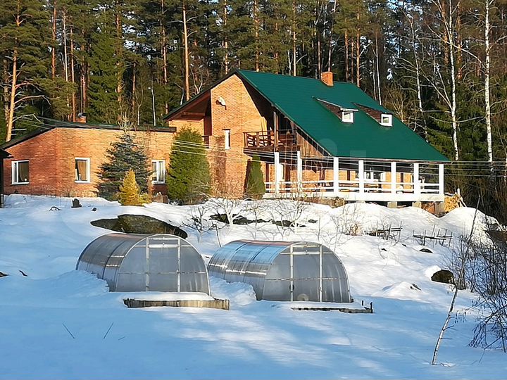 Коттедж 262 м² на участке 5 га