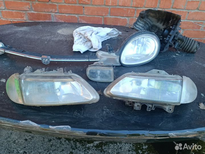 Фары передние Рено лагуна