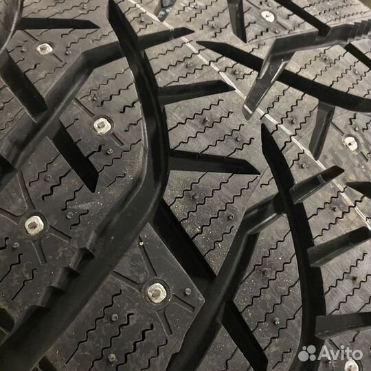 Bridgestone Blizzak Spike-02 SUV 225/60 R17 103T