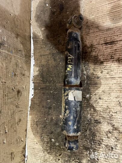 Амортизатор задний Mazda MPV