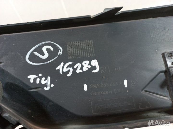 Решетка в бампер правая Volkswagen Tiguan 2