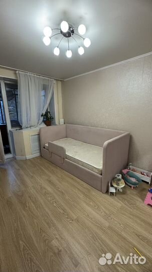 Кровать детская с матрасом