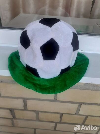 Шляпа футбольная