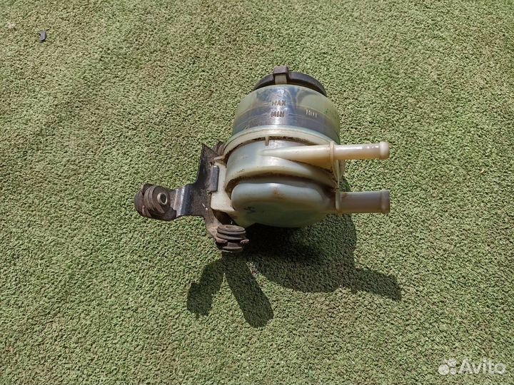 Бачок гидроусилителя руля Toyota Camry XV40