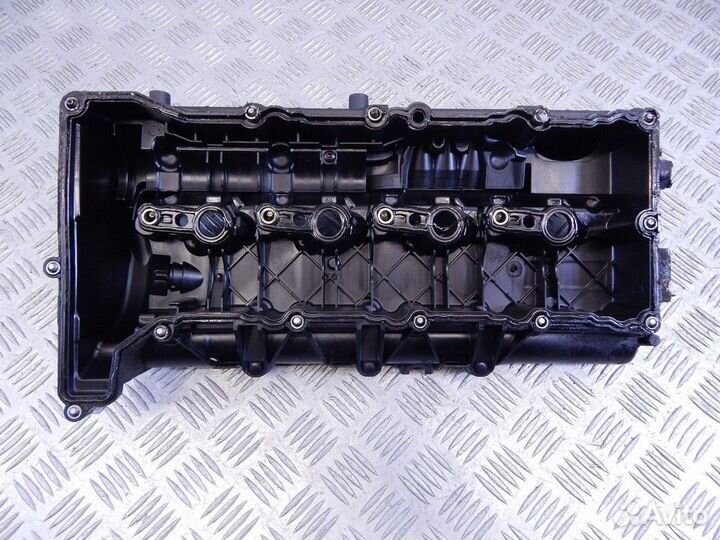 Клапанная крышка BMW E60/61