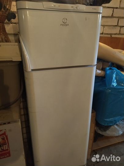 Холодильник indesit бу