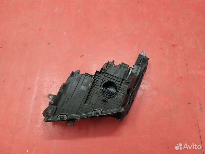 Фара правая Lexus NX