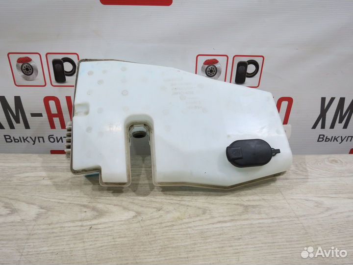 Бачок омывателя лобового стекла Renault Duster