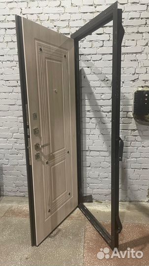Дверь входная металлическая в наличии