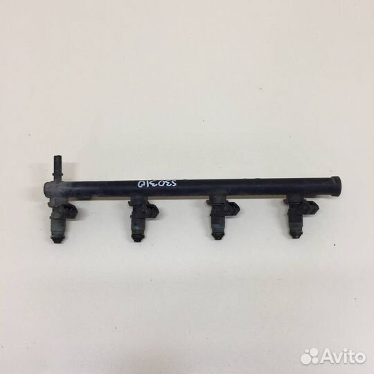 Рейка топливная рампа Renault Megane 2 2002-2009