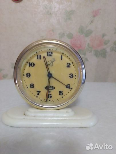 Настольные часы будильник 