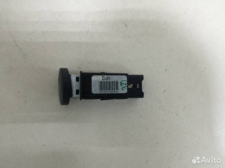 Кнопка обогрева переднего стекла Hyundai ix35 LM 2