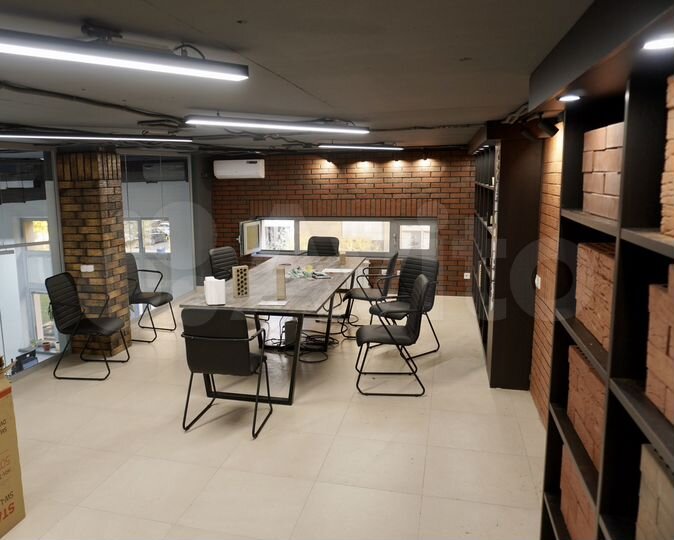 Помещение с евроремонтом, 305.3 м²