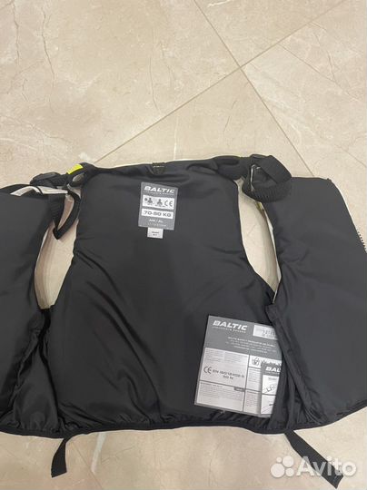 Спасательный жилет