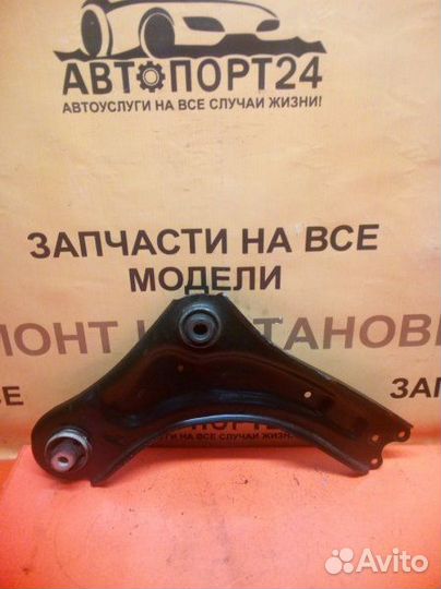 Рычаг подвески передний правый Renault Megane 3