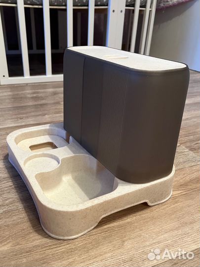 Автоматическая кормушка поилка для кошек и собак