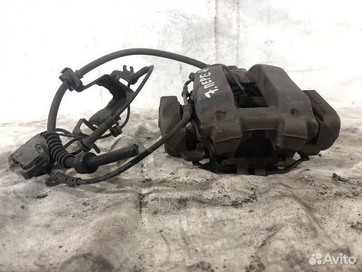 Суппорт тормозной передний левый Bmw 3-Series F30