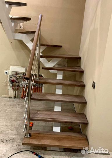 Г-образная лестница