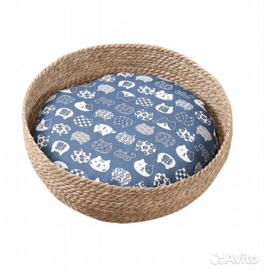 Лежанка для кошек и собак из ротанга