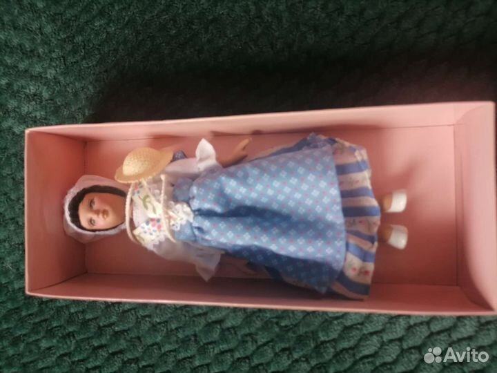 Кукла фарфоровая коллекционная