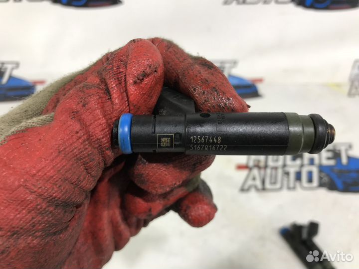 Форсунка топливная Cadillac STS 12580645